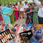 गावातील अवैध दारू विक्री बंद करा ; जवळबनच्या महिला आक्रमक  घोषणाबाजी करत नारीशक्तीचा हल्लाबोल !